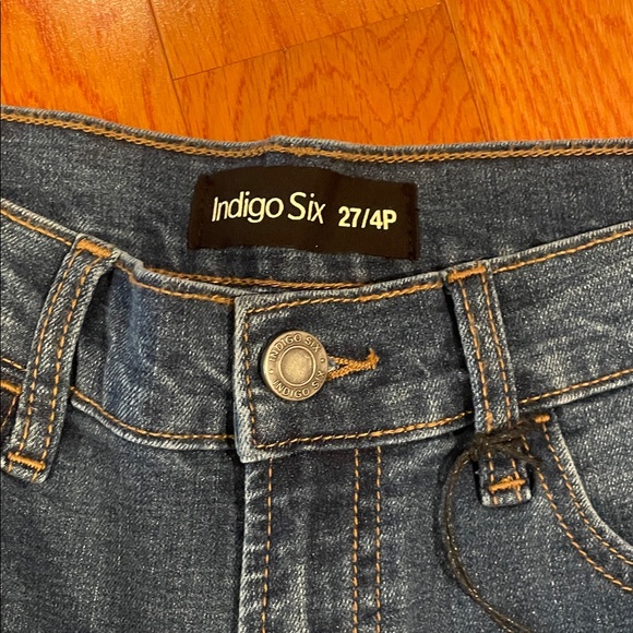 Stylish‎ Wide-Leg Jeans in Deep Blue - Picture 2 of 7